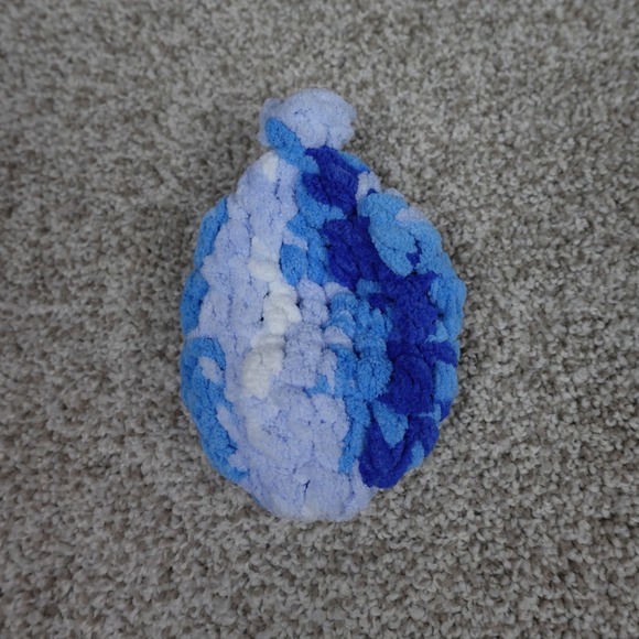 Handmade Crochet Reusable Water Balloons Set of 4 Blue White Variegated Yarn - Picture 2 of 4